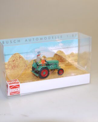 1:87 Busch 40071 Traktor Kramer KL 11 mit Bäuerin und Kind, neuw./ovp