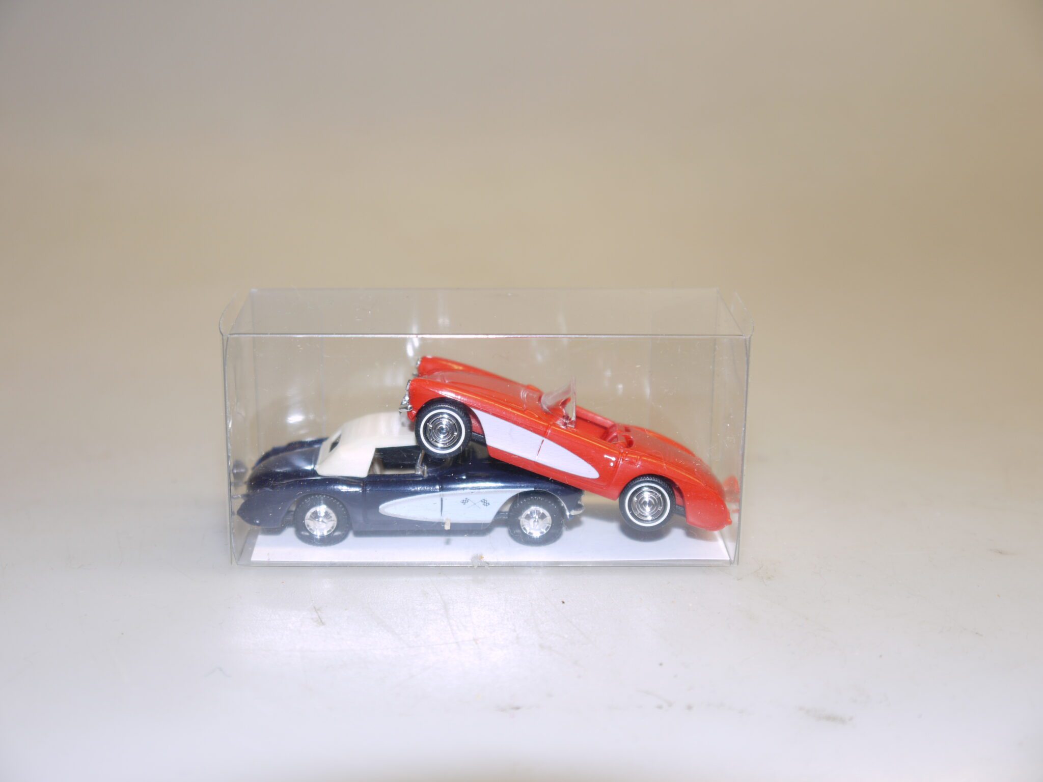 1:87 Busch 45409 2 Stück (!) Chevrolet Corvette rot/schwarz, neuw./ovp