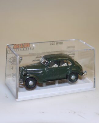 1:87 Brekina 24554 BMW 326 dkl.grün, neuw./ovp