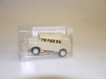 1:87 Herpa 740333 Militär Schw Pkw 108 geschlossen sandfarben , neuw./Fremd-Vp