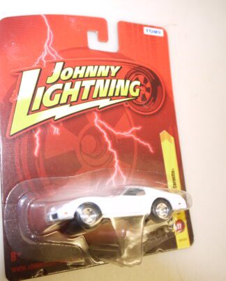 1:64 Johnny Lightning 51581L1 1975 Chevy Corvette weiß, neuw./ovp