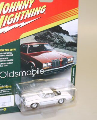 1:64 Johnny Lightning JLCG003 Classic Gold 1977 Olds Cutlass Supreme weiß, neuw./ovp