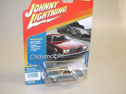 1:64 Johnny Lightning JLCG003 Classic Gold 1977 Olds Cutlass Supreme blau-met., neuw./ovp