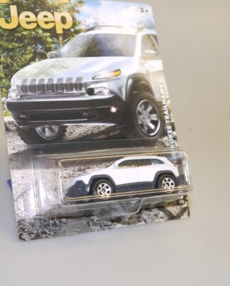1:64 Matchbox DMN30 2014 Jeep Cherokee Trailhawk weiß, neuw./ovp