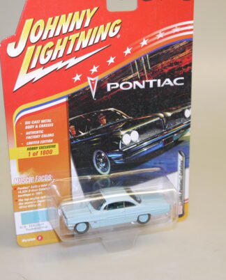 1:64 Johnny Lightning JLSP008 1961 Pontiac Catalina hellblau, neuw./ovp