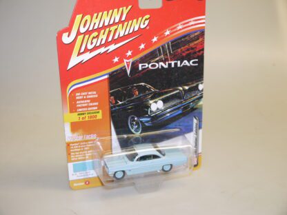 1:64 Johnny Lightning JLSP008 1961 Pontiac Catalina hellblau, neuw./ovp