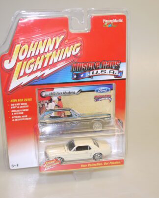 1:64 Johnny Lightning JLMC002/12 1965 Ford Mustang weiß, neuw./ovp