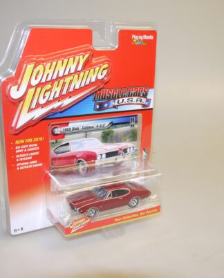 1:64 Johnny Lightning JLMC002/12 1969 Oldsmobile Cutlass dkl.rot, neuw./ovp