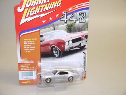 1:64 Johnny Lightning JLMC002 1969 Oldsmobile Cutlass silber, neuw./ovp