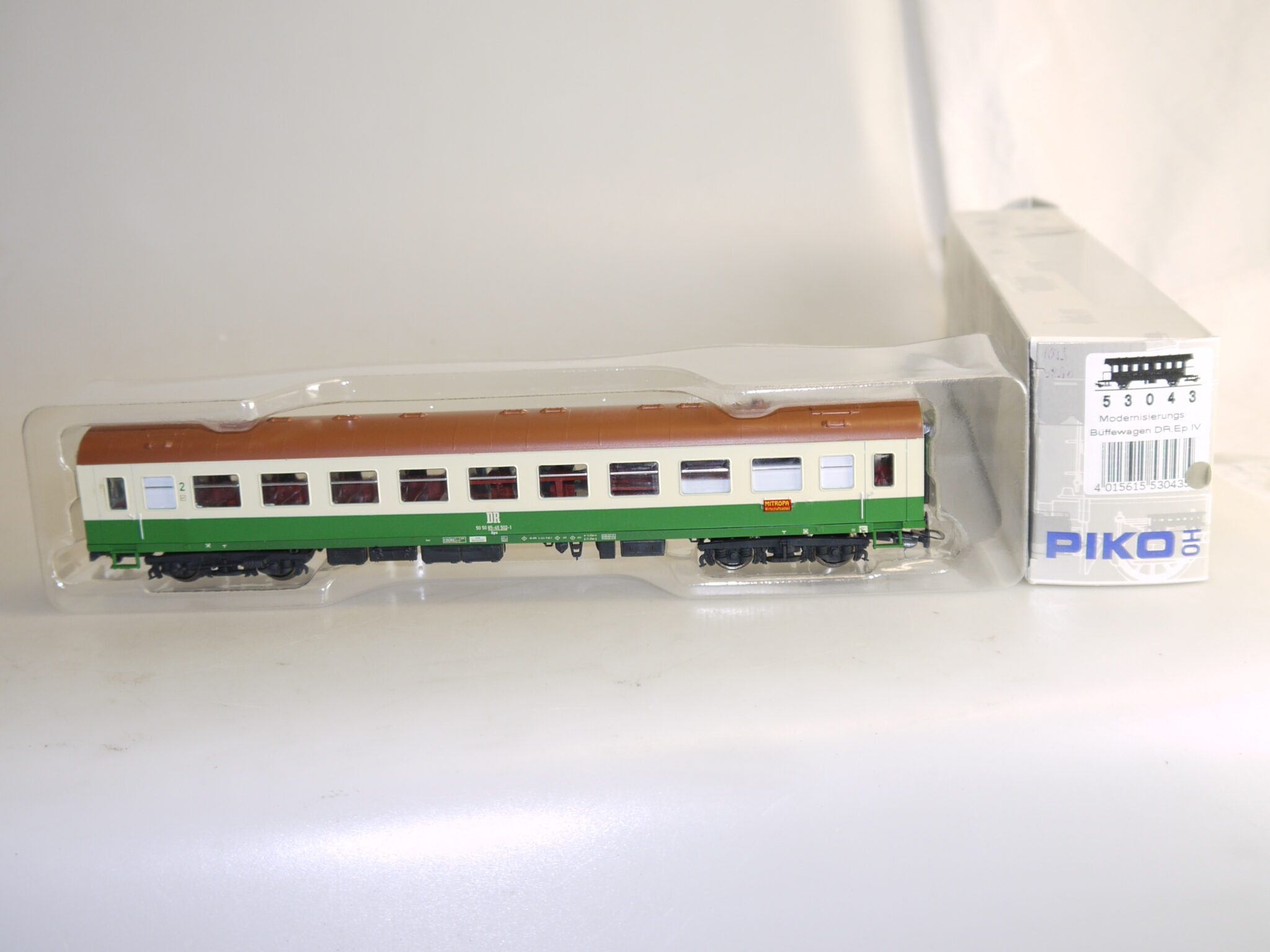 H0 PIKO 53043 Modernisierungs-Buffetwagen DR, neuw./ovp