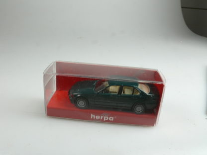1:87 Herpa 2089/020893 BMW 325i Limo dkl.grün – NEU!