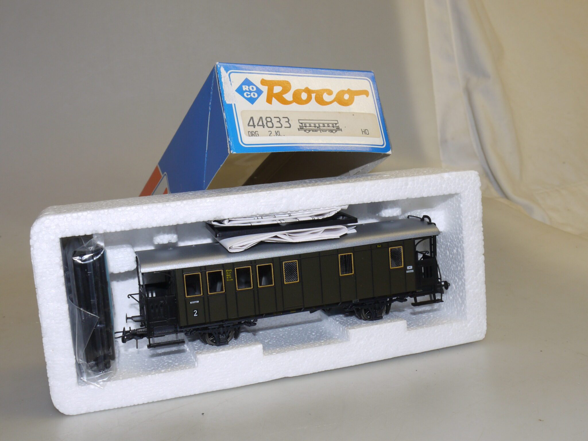 h0 Roco 44833 Abteilwagen 2.Kl./Gep.Abt. DR, neu/ovp