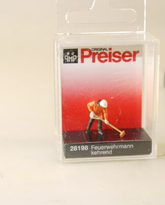 1:87/h0 Preiser 28198 Feuerwehrmann, kehrend - neuw./ovp