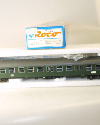 H0 Roco 44682 Mitteleinstiegs-Steuerwagen DB 2.Kl./Gep.Abt., top/OVP/KKK/Passagiere/Bel.