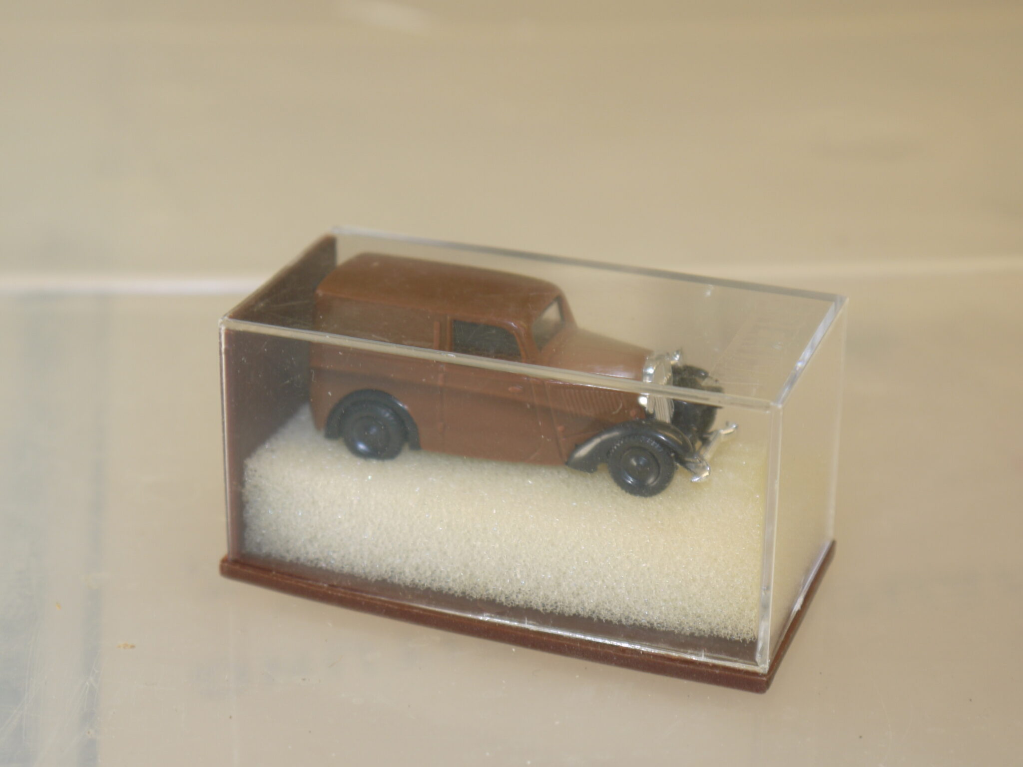 1:87 Brekina 1307 DKW F7 braun, neuw./ovp