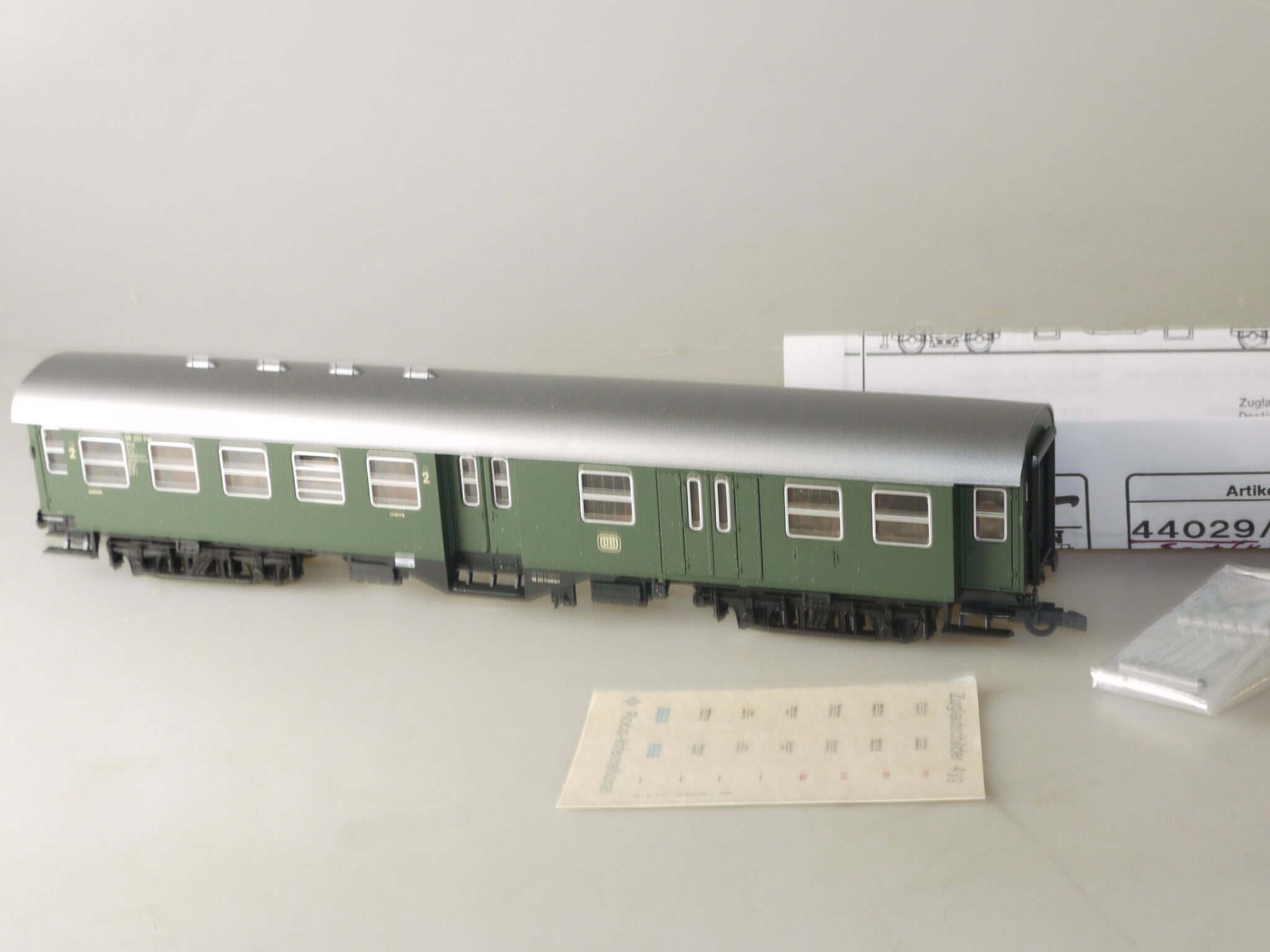 H0 Roco aus 44029 Umbauwagen 2.Kl./Gep.Abt. 98 201 Ffm, neuw., aber ohne ovp