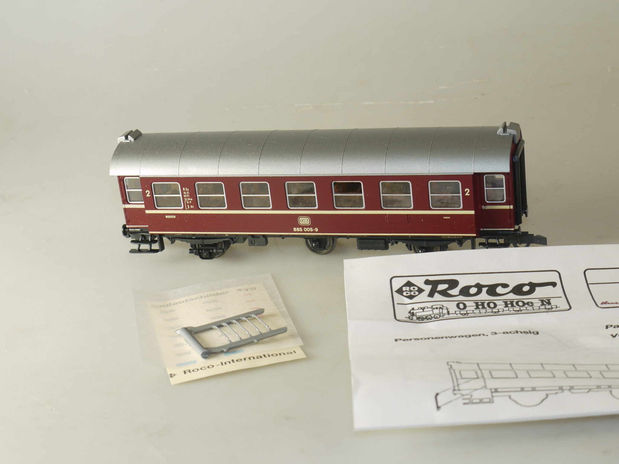 H0 Roco 44250 Zwischenwagen 2.Kl. rot DB B3y 885 005-9, neuw., aber ohne ovp