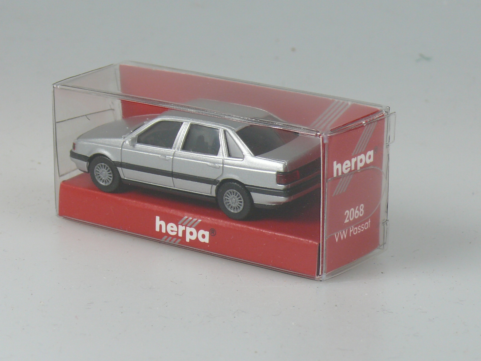 herpa Modellino VW Passat Variant Bundeswehr, miniatura in scala 1:87, pezzo da collezione, Made