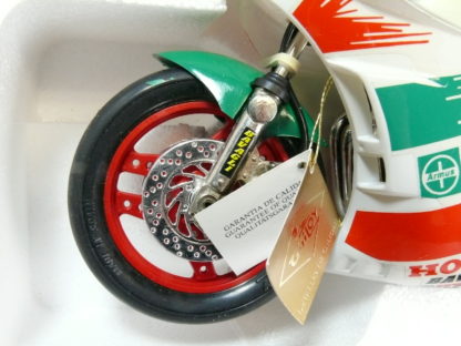 Neuer Preis! 13826 GUILOY 1:10 HONDA RC-45 'ARMUS', neu – Bild 3
