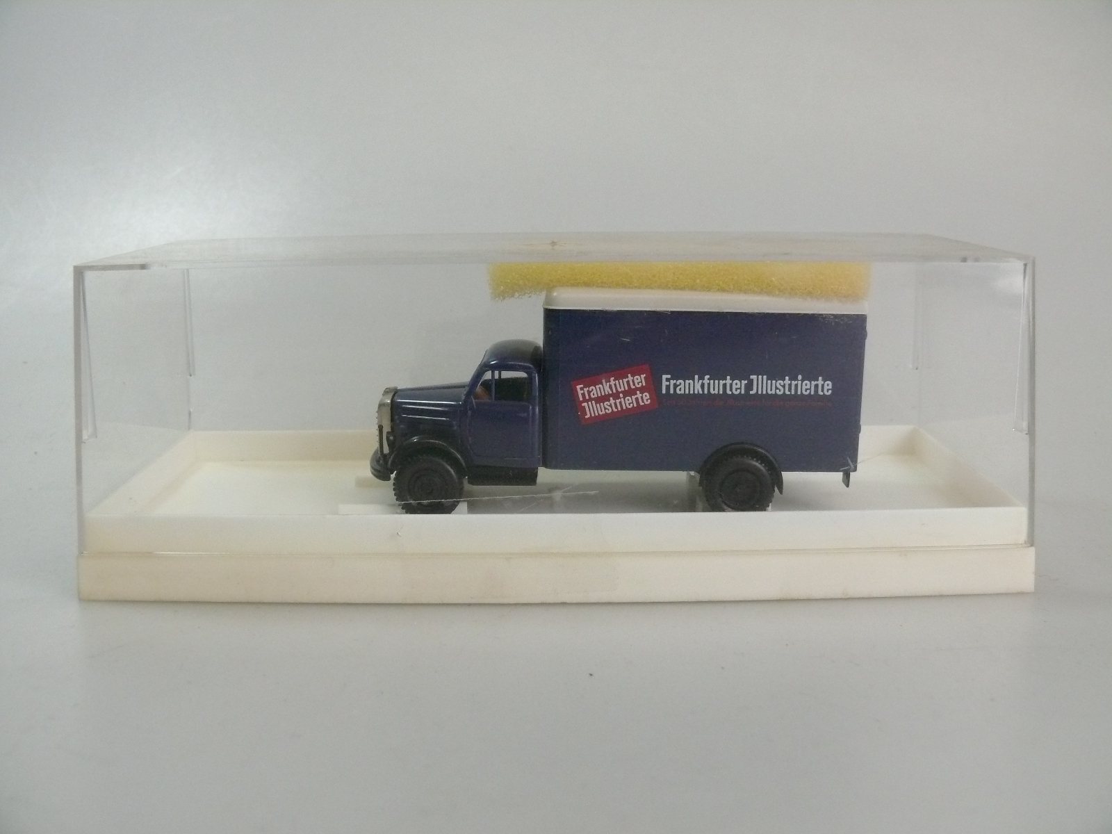 1:87 Brekina Borgward KOFFER 'FRANKFURTER ILLUSTRIERTE' – top/ovp