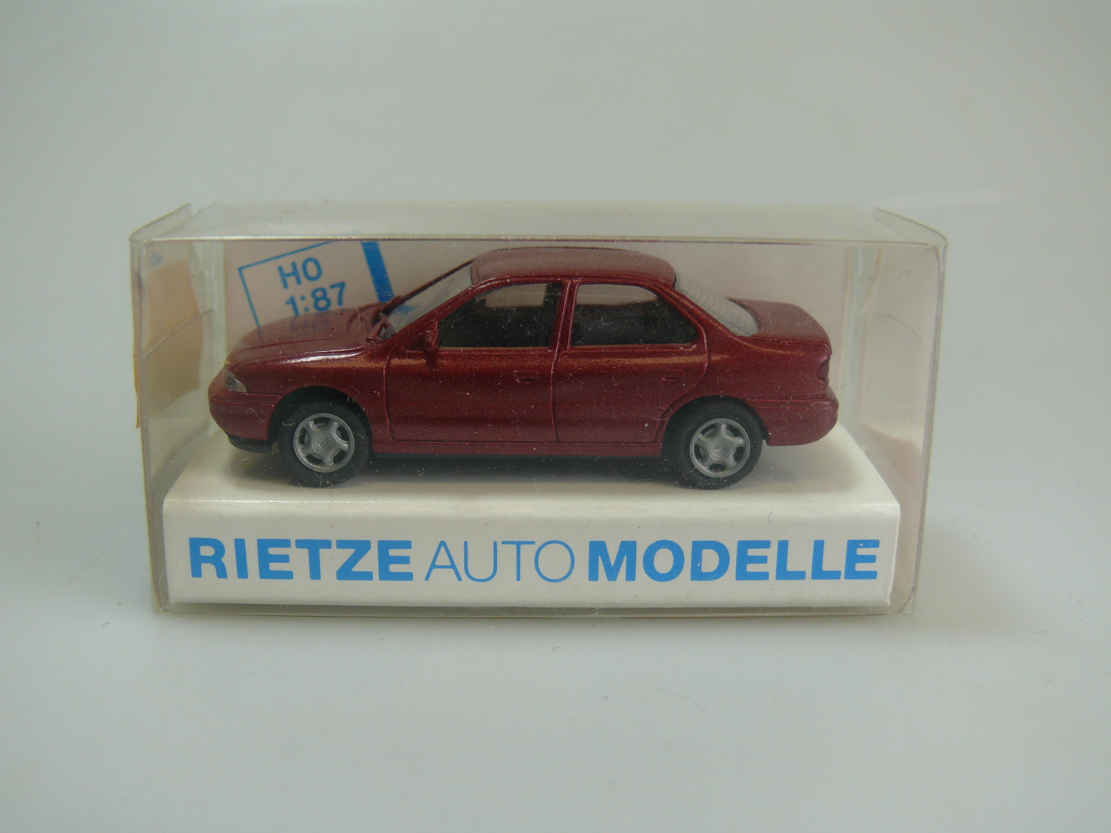 Modèle Réduit Ford Mondeo Break Rietze échelle HO 1:87 - Argenté - Allemagne