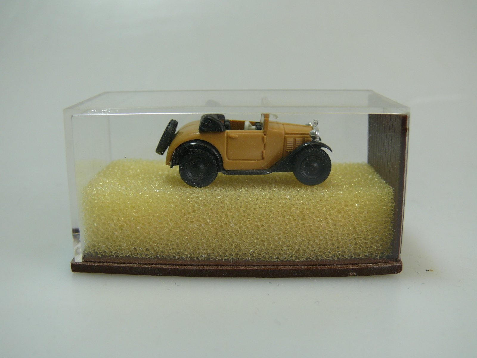 1:87 Brekina 1502 Var.2: BMW DIXI BEIGE, neu