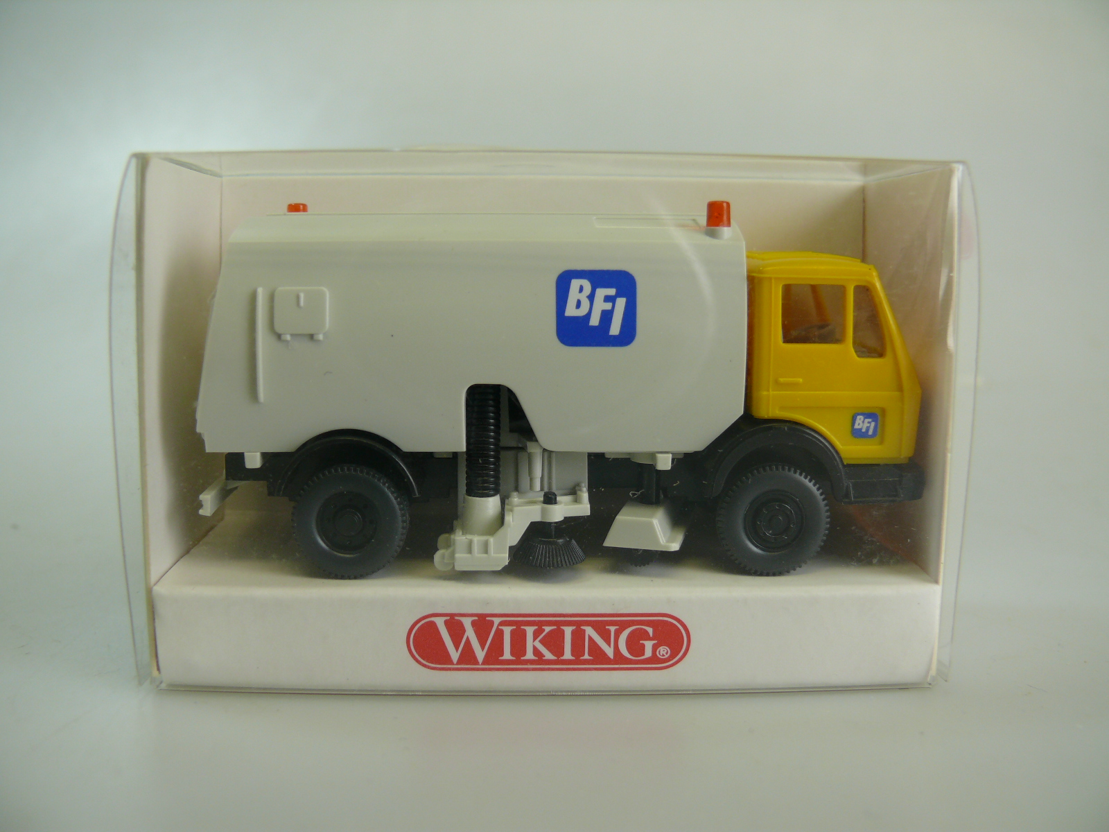 WIKING H0: STRASSENREINIGUNG "BFI", neu