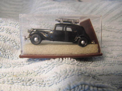 1:87 Brekina CITROEN SIX 11CV TRACTION AVANT 1402 VAR.1: +GASFLASCHEN - neu!
