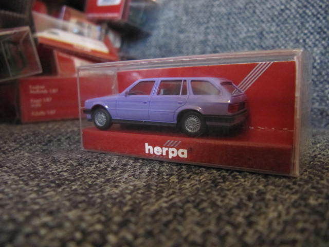 Herpa 026033 BMW 325i touring - lila! - Sammlungsauflösung!