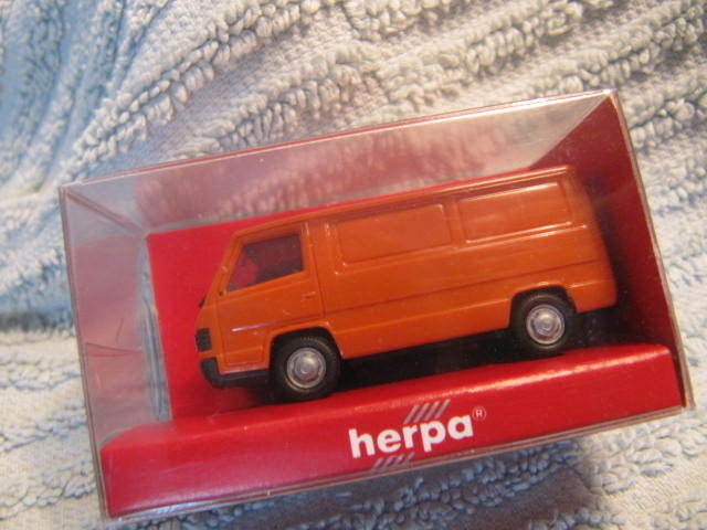 Neuer Preis: Herpa MB 100 D Variante1: 4088 Kasten orange - neu!